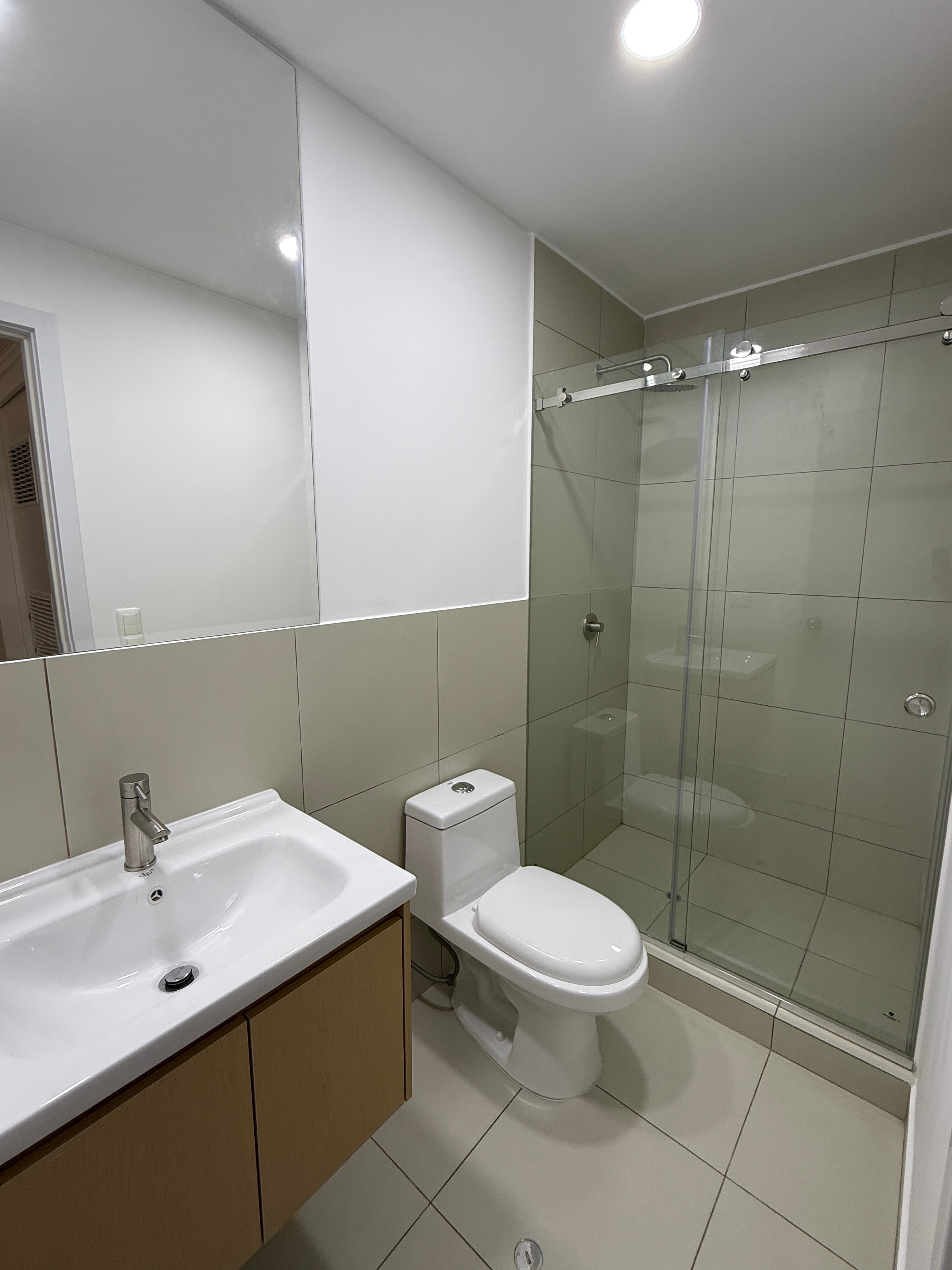 Baño completo con ducha